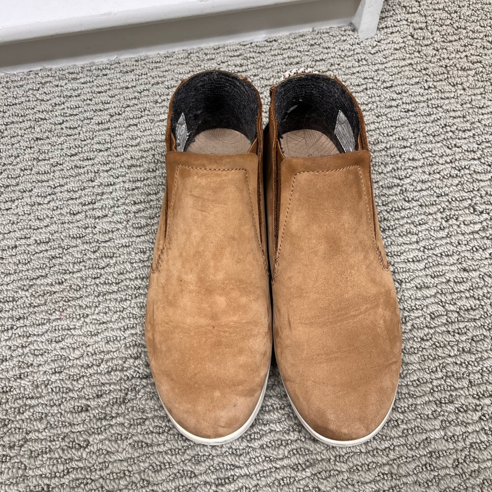 Women’s Olukai shoes